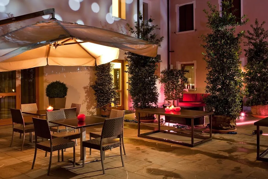 Al Tezzon Hotel Camposampiero Italy