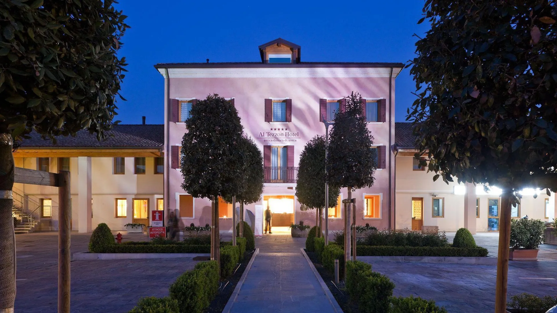Al Tezzon Hotel location